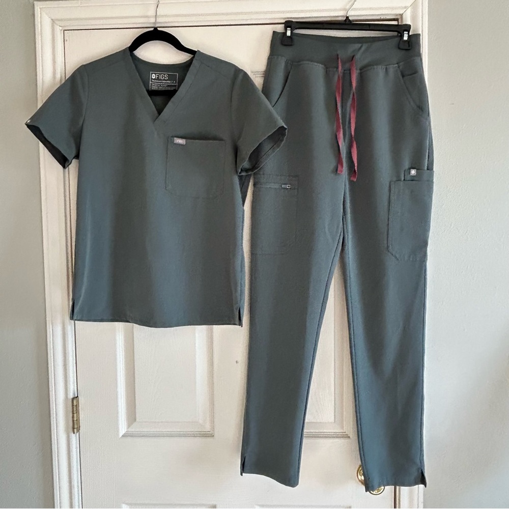 FIGS - Scrub SET- Bonsai - Catarina Top (Small) - Yola High Waisted (Small/Tall)